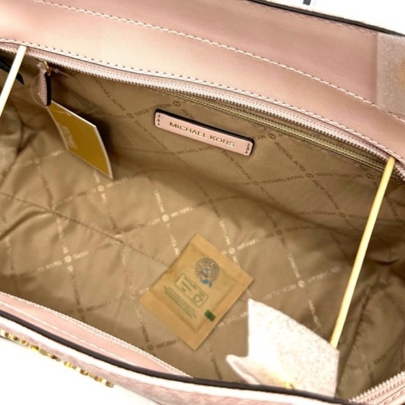Michael Kors Large Jet Set Travel Shoulder Bag & Trifold Wallet Light Pink Multi - Picture 9 of 13